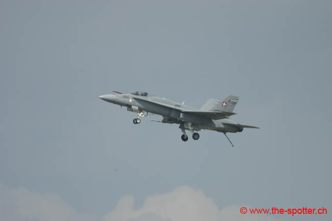 Swiss-F-18C (19)