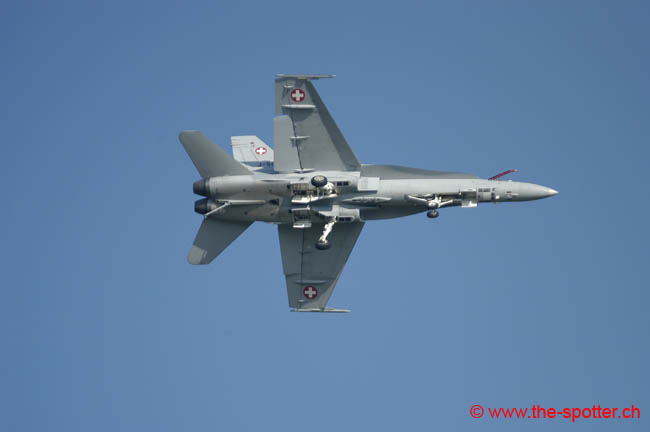 Swiss-F-18C (4)