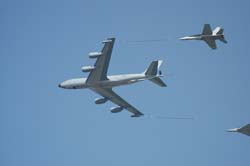 Kc135-refuelling (4)