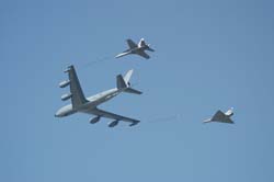 Kc135-refuelling (5)