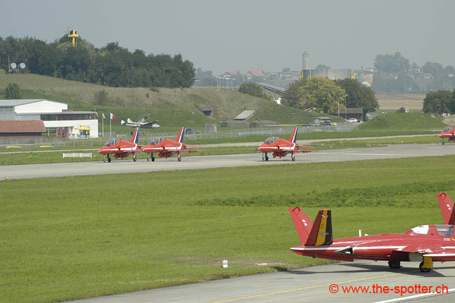 Red-Arrows (10)