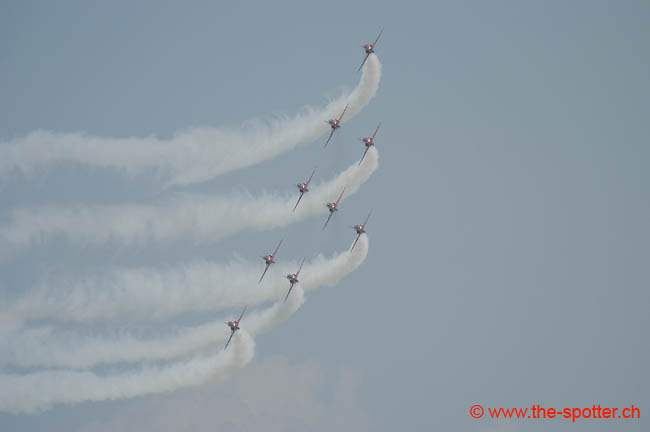 Red-Arrows (17)