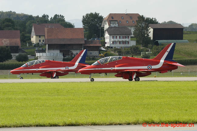 Red-Arrows (7)