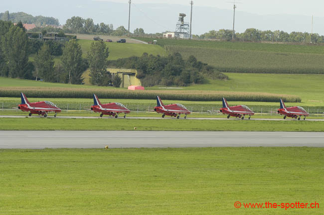 Red-Arrows (9)