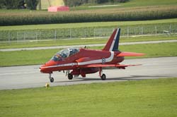 Red-Arrows (4)