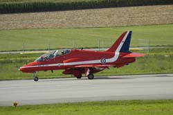 Red-Arrows (5)