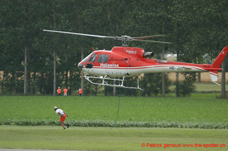 YVAIR05 in flight-1002