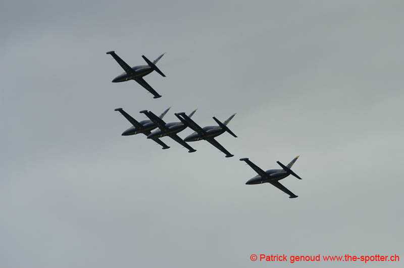 YVAIR05 in flight-1100
