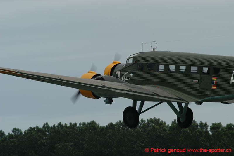 YVAIR05 in flight-1140