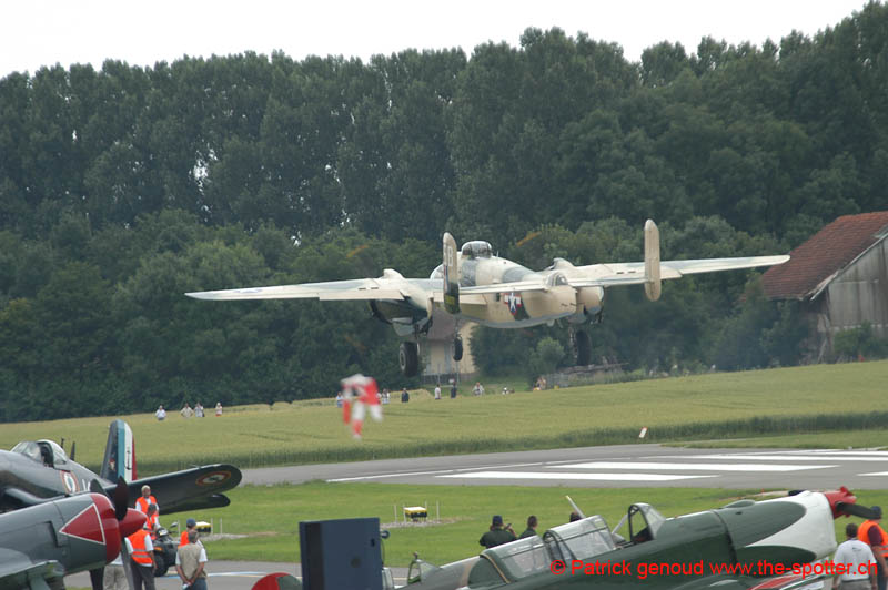 YVAIR05 in flight-1225