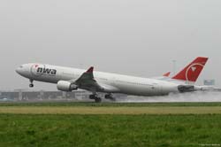 AMS 060621 07-Airbus A-330 N808NW Northwest Airlines