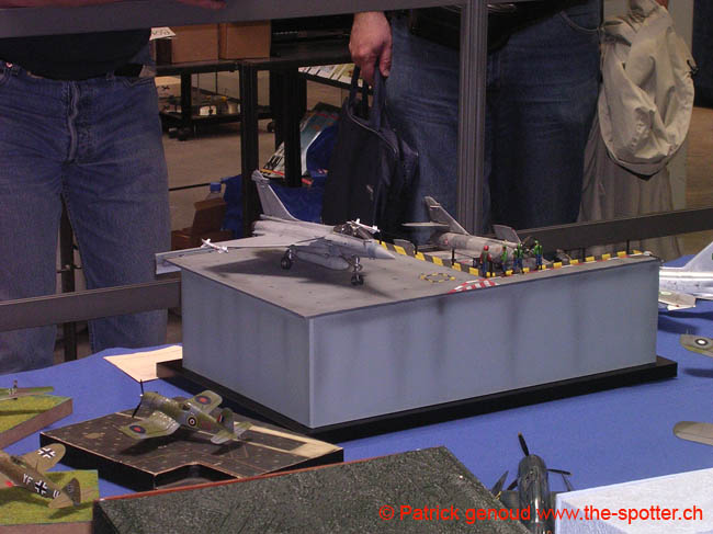 Mo-miniature9-06-04